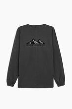 Load image into Gallery viewer, moving mountains l/s tee / vintage black
